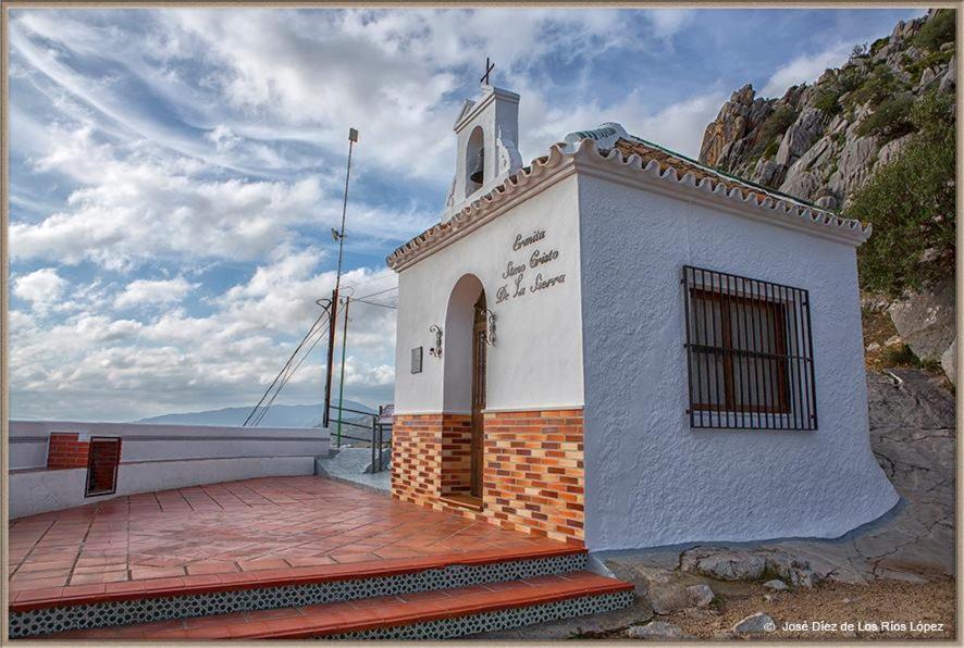 Casa Angelita Caminito Del Rey, Duplex Con Terraza En El Centro De Andalucia